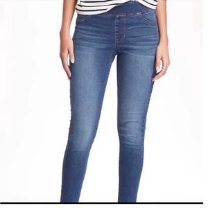 Old Navy Rockstar Jeggings, medium wash pull on jeans